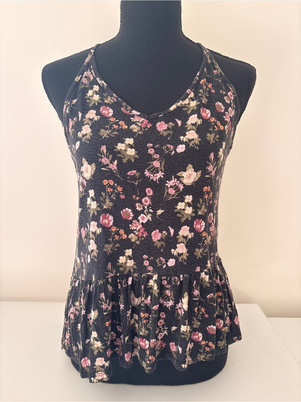 Amisu Black Floral Peplum Tank Top Size S